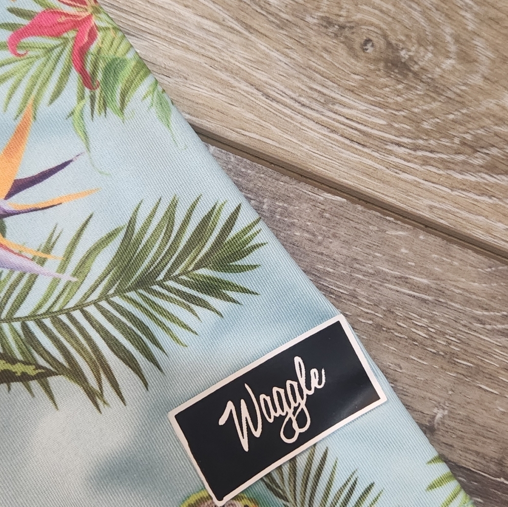 Waggle Men's Tropical Parrot Print Polo Shirt - Blue - Picture 3 of 6